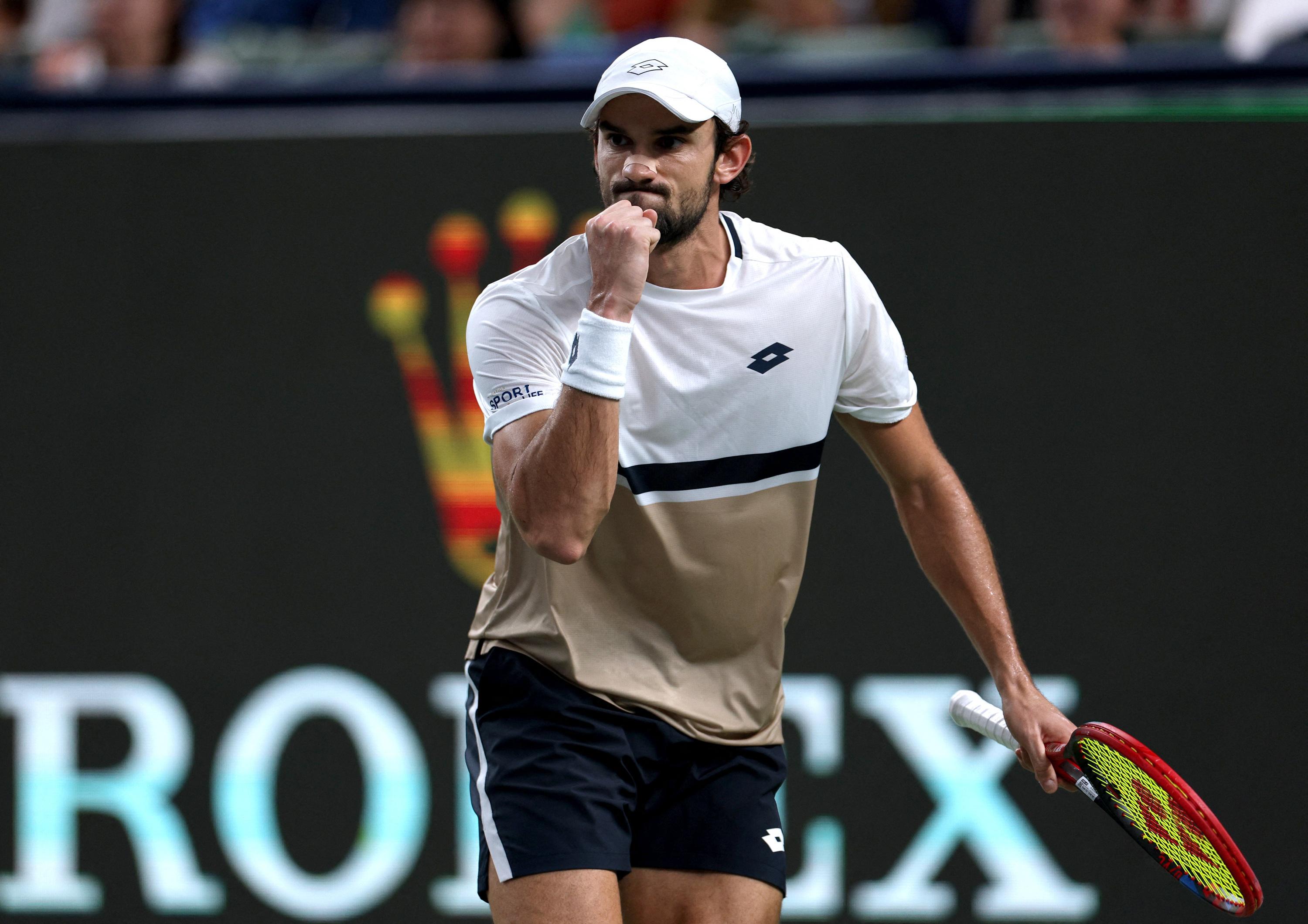 Cousins reach Shanghai Masters final