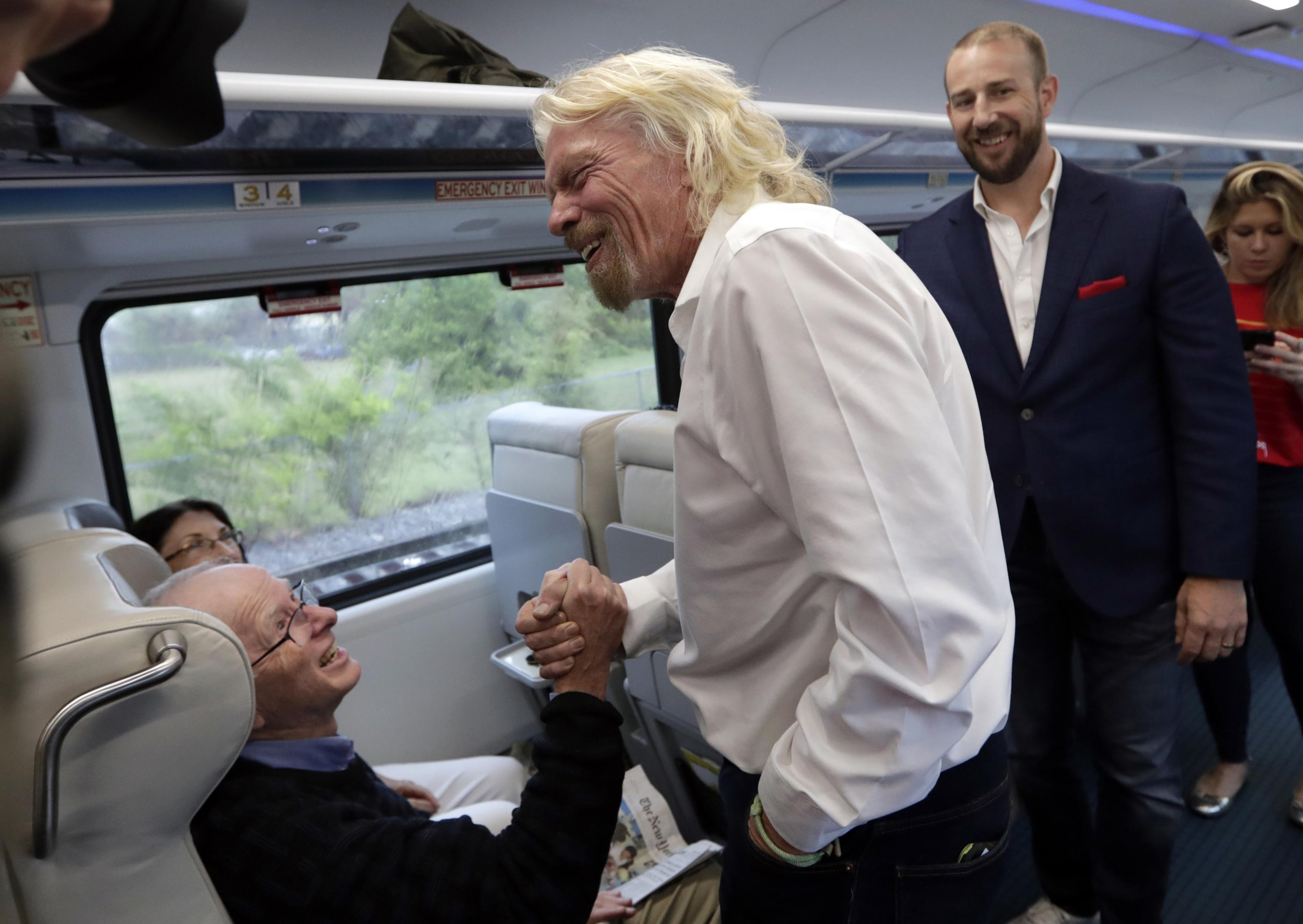 «Quand quelque chose est mal fait, je saute dessus»: que pourrait encore inventer Richard Branson pour bousculer l’Eurostar ?