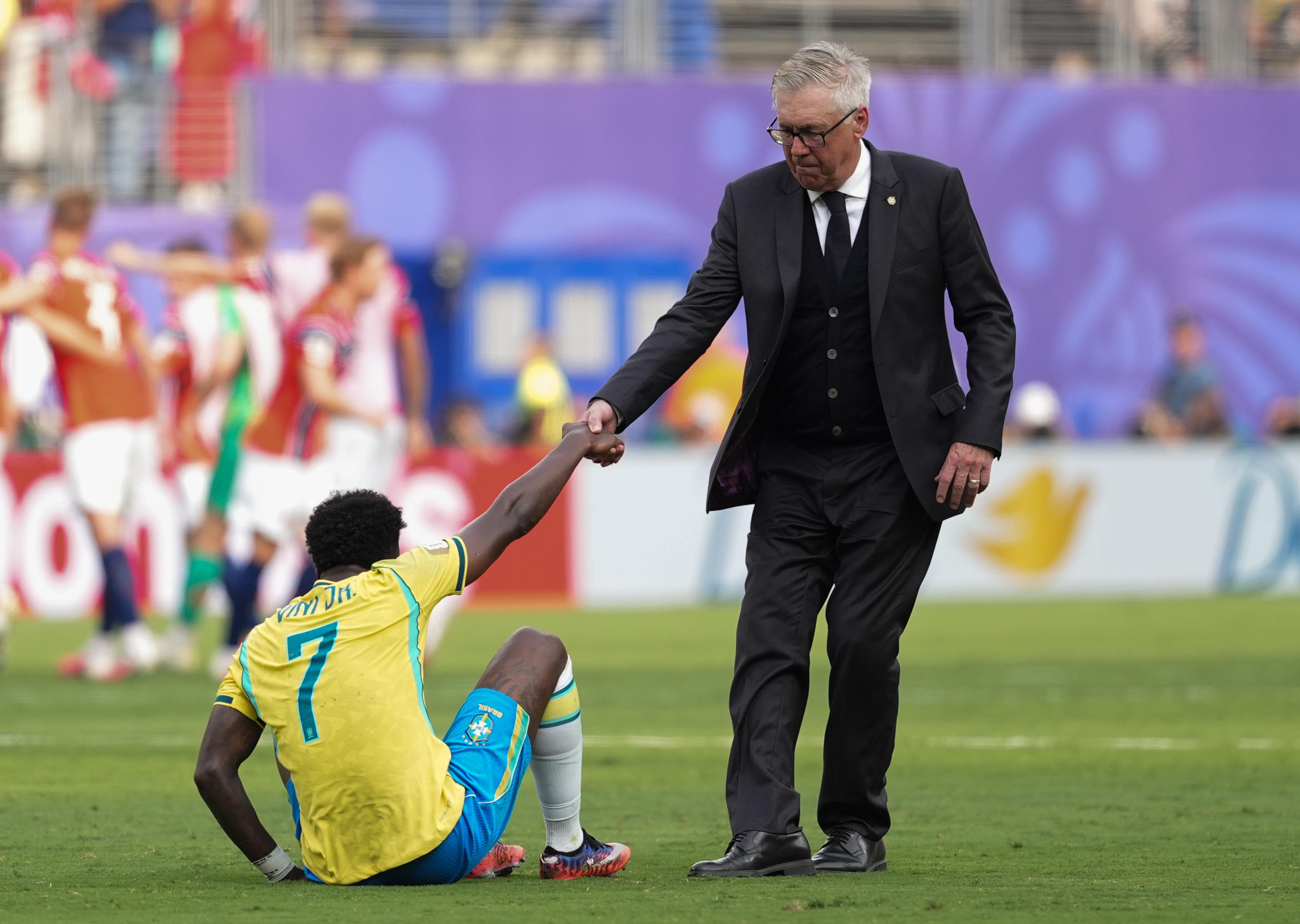 Foot : Ancelotti maintient sa confiance en Vinicius, en méforme avec le Real Madrid