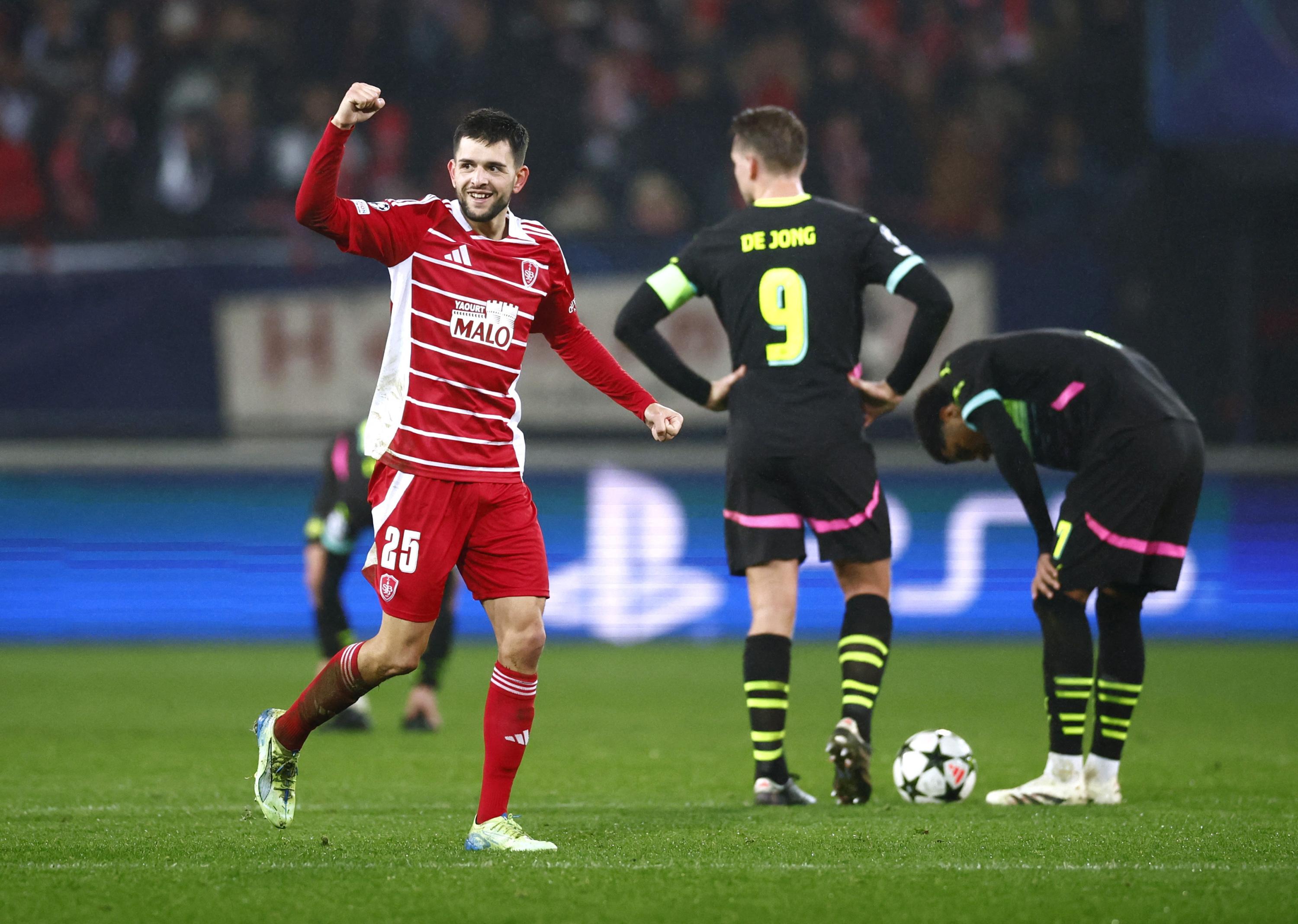 Ligue des champions : le conte de fées continue pour Brest, tombeur du PSV et qui verra (au moins) les barrages