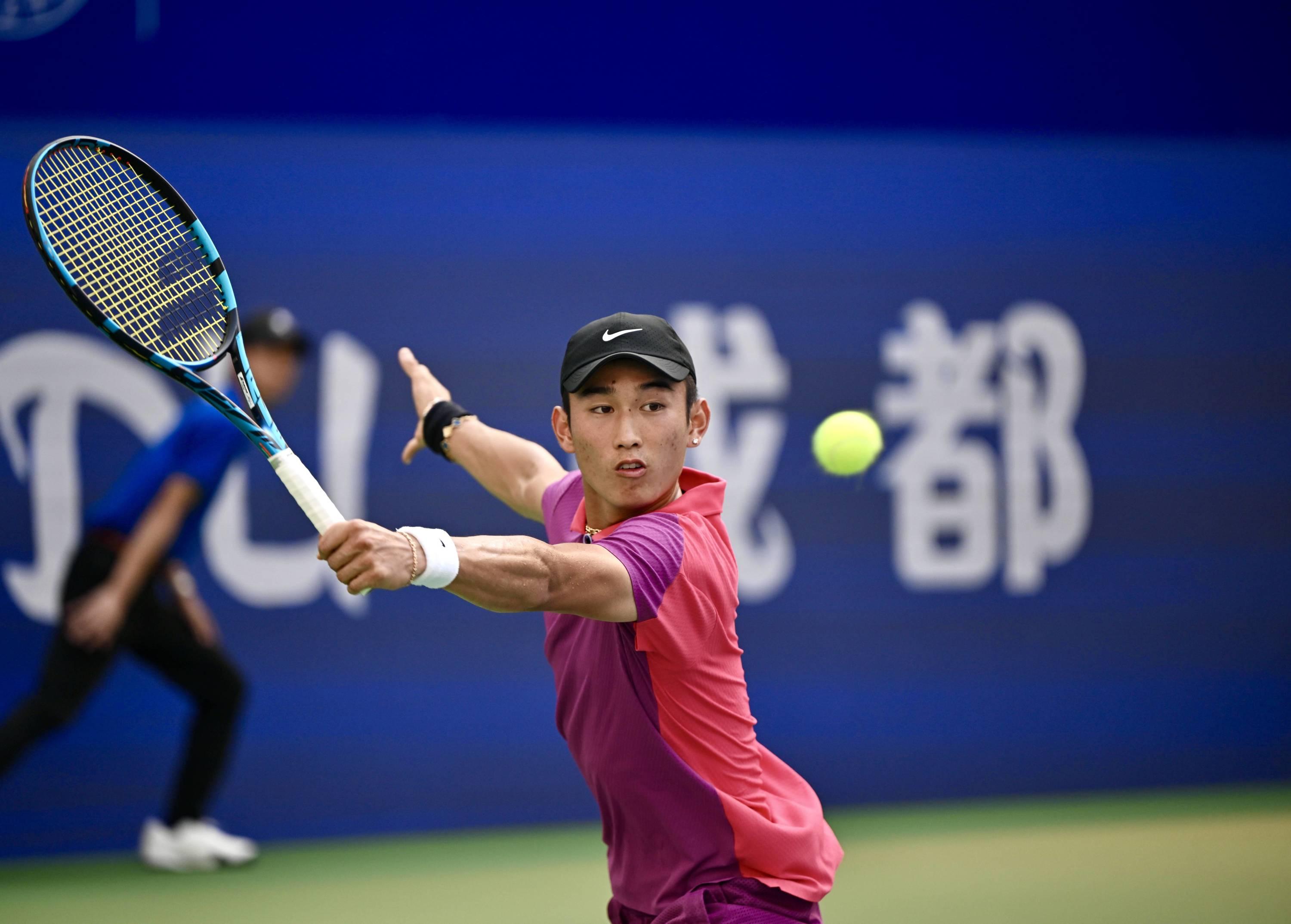 Tennis : le jeune espoir chinois Juncheng Shang décroche son premier titre en dominant Musetti à Chengdu