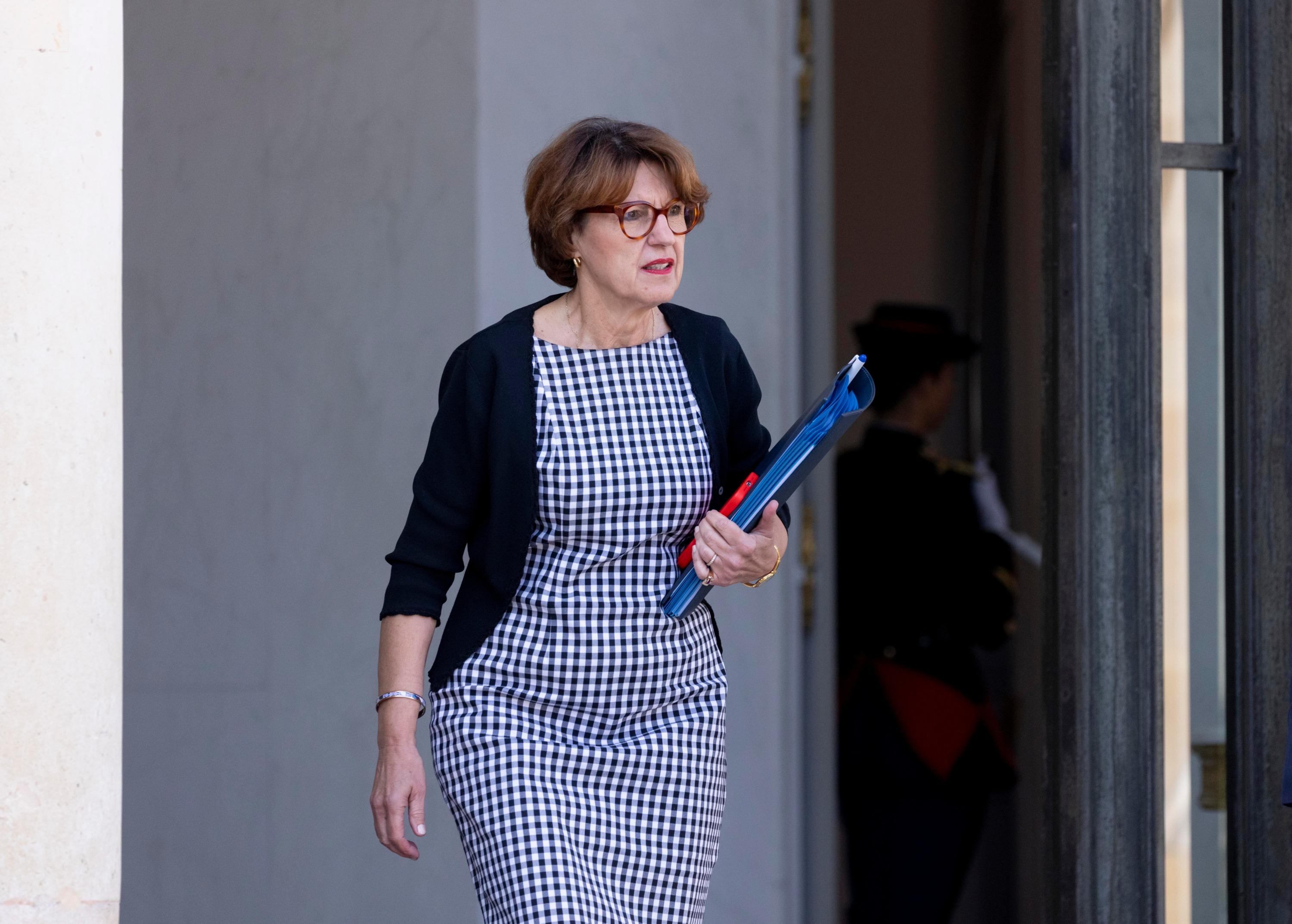 Sécheresse : les premières aides aux agriculteurs déployées «dans quelques jours», assure la ministre Annie Genevard