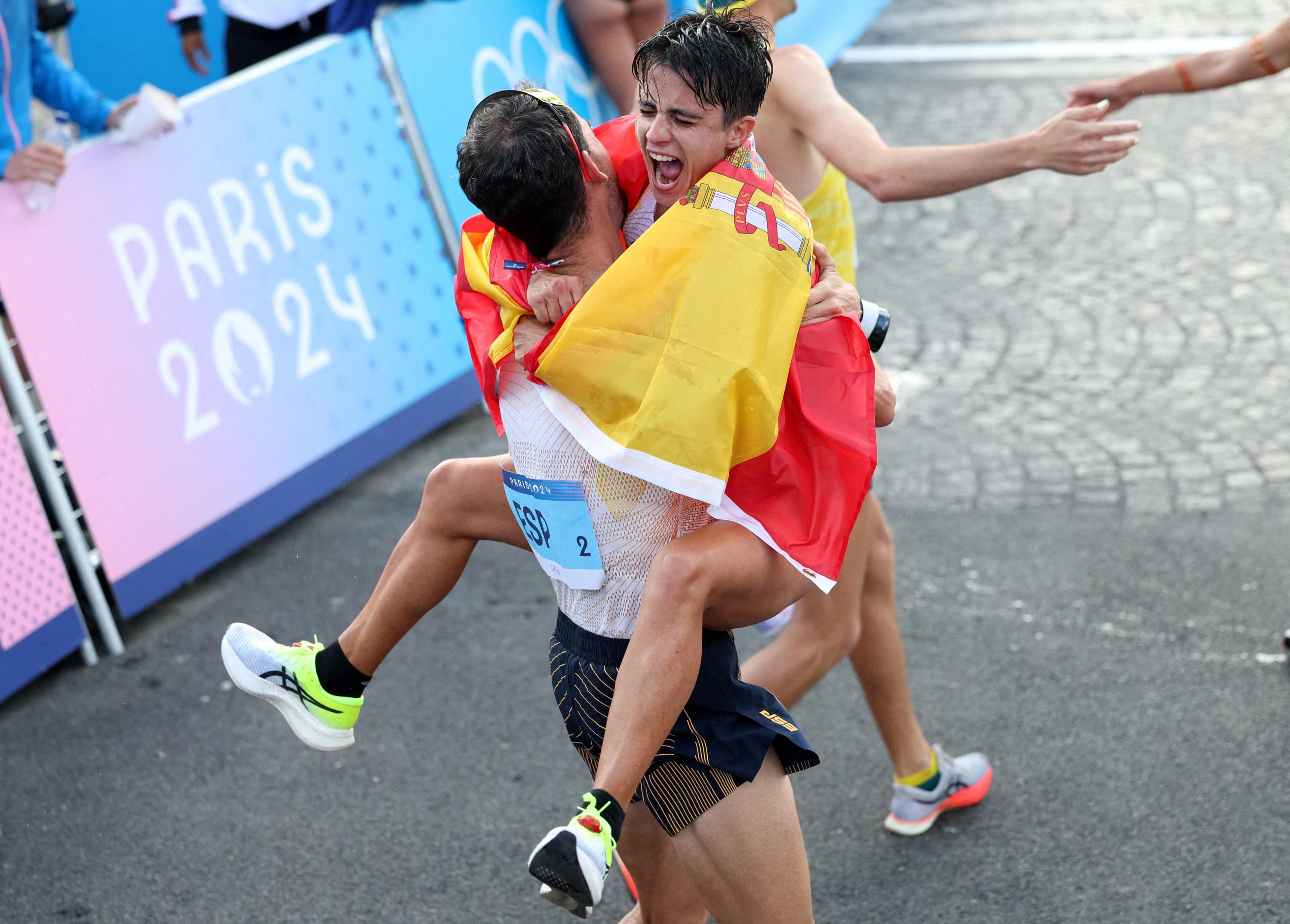 JO : l'Espagne inaugure le palmarès du relais mixte de marche avec la manière