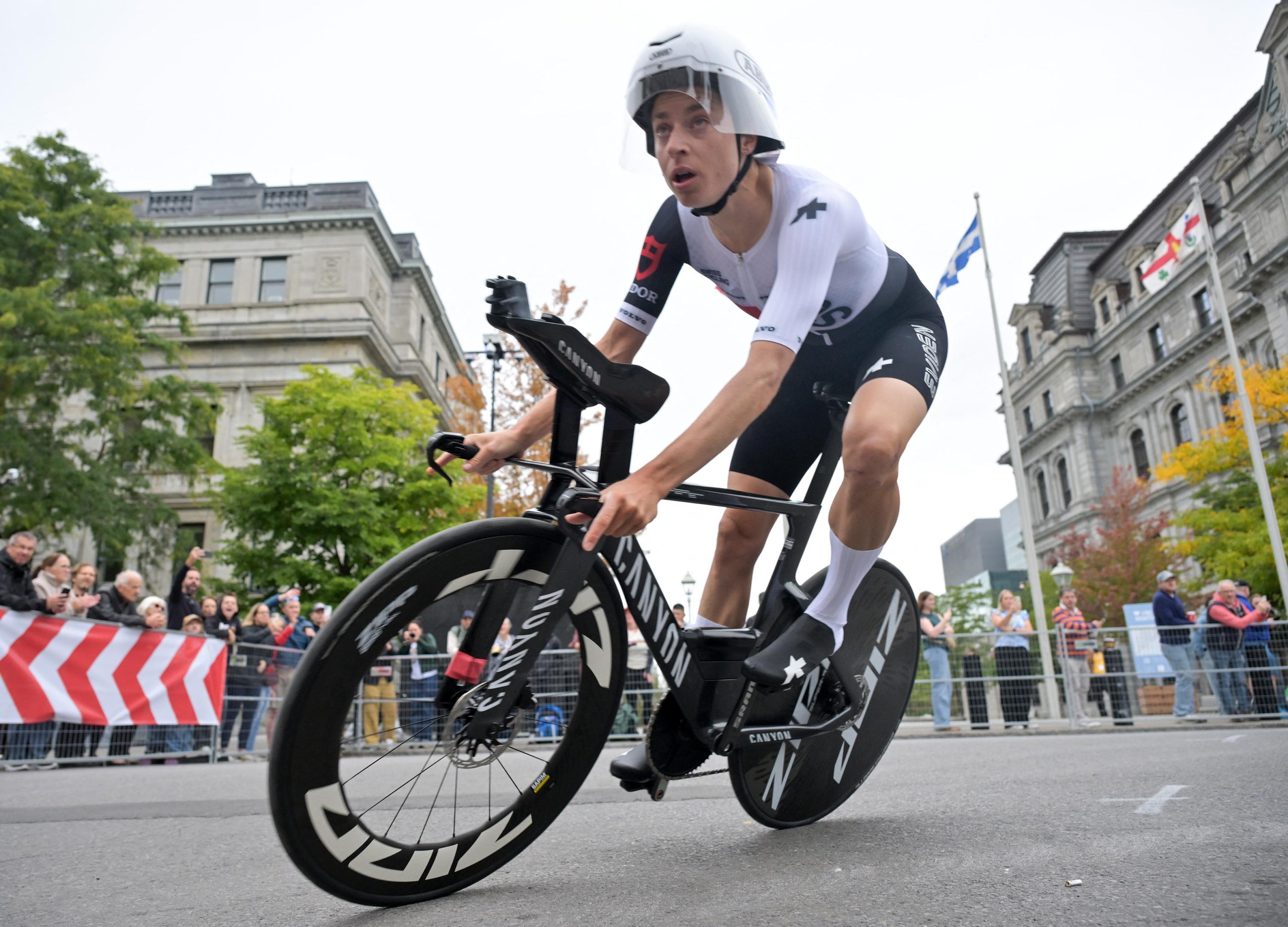 Cyclisme: la Suissesse Marlen Reusser écrase le chrono, la Française Juliette Berthet en bronze
