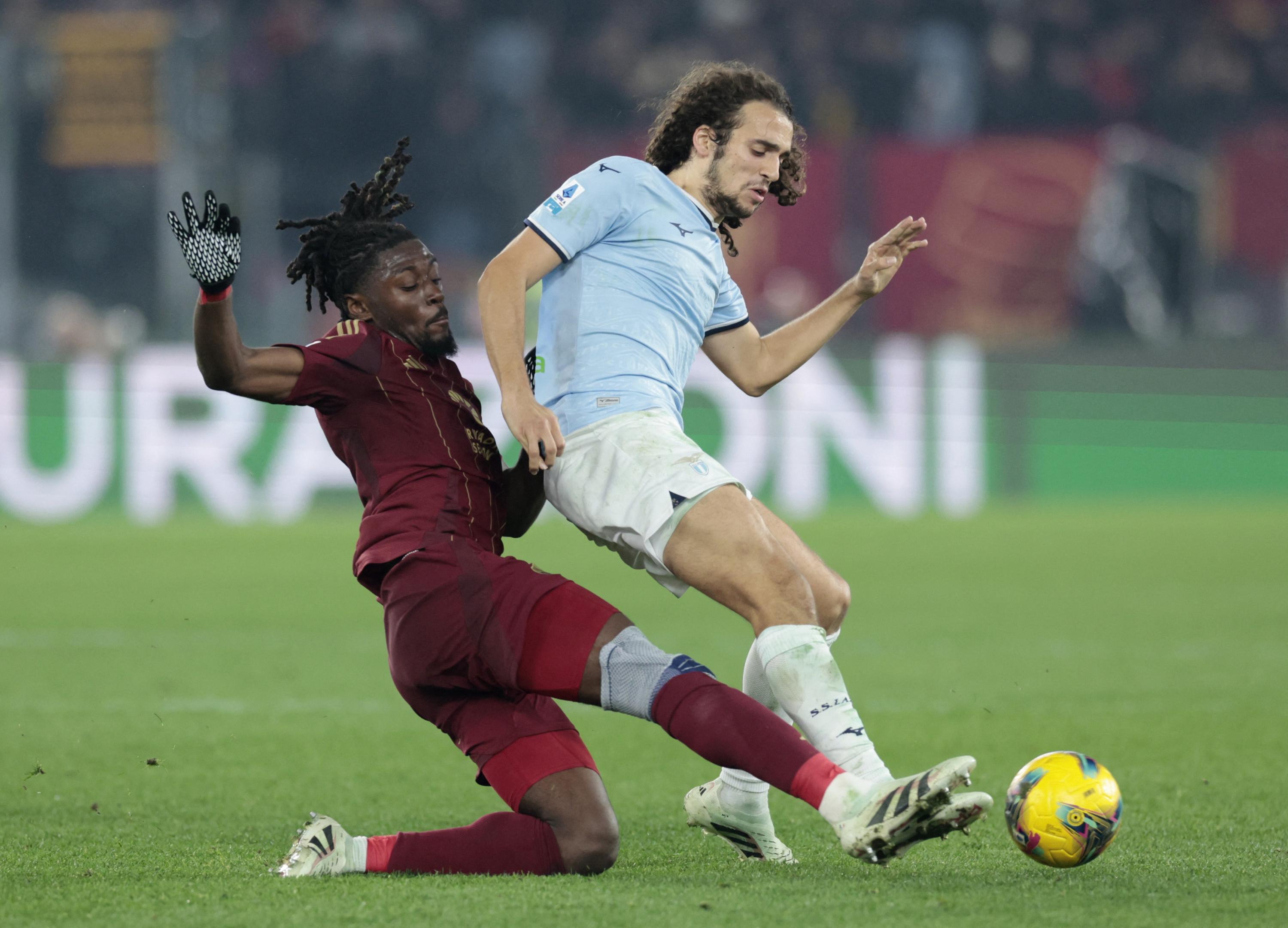 Serie A : en vidéo, l’altercation entre Guendouzi et Koné coéquipiers en Bleu lors du derby de Rome