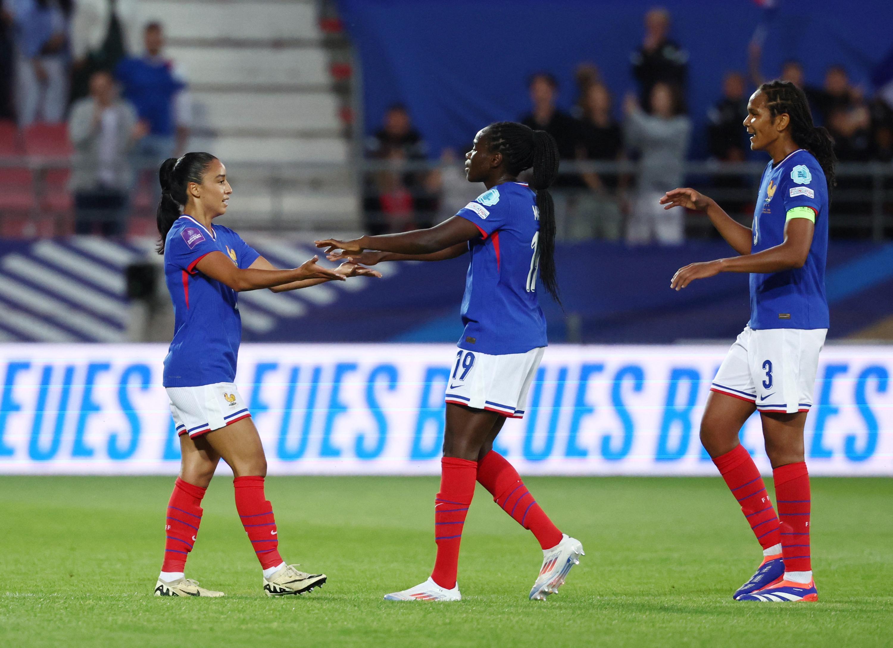 France-Suède (F) : en vidéo, le bijou de Karchaoui pour ouvrir le score