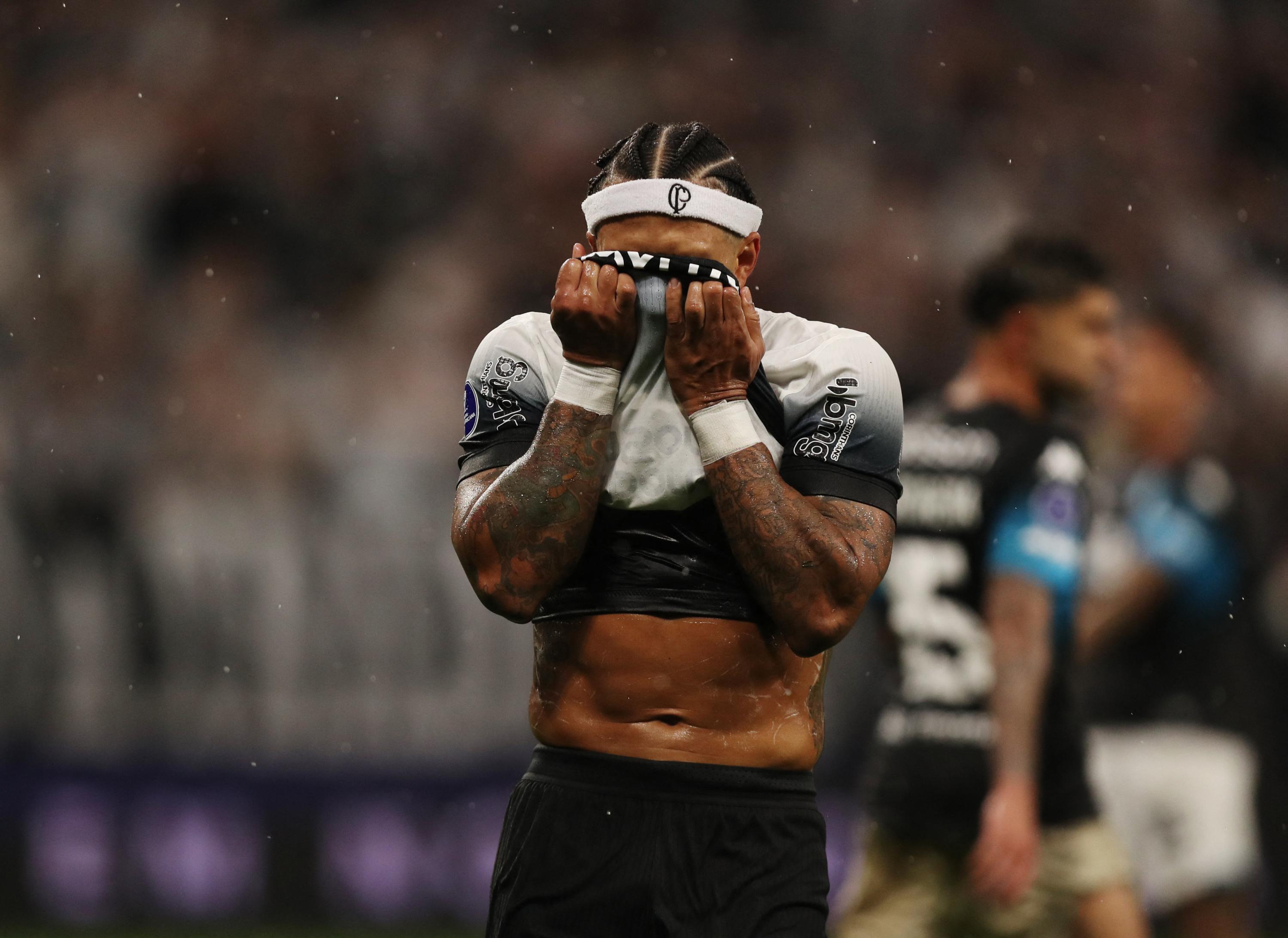 Foot : les Corinthians concèdent le nul au Racing en demi-finale aller