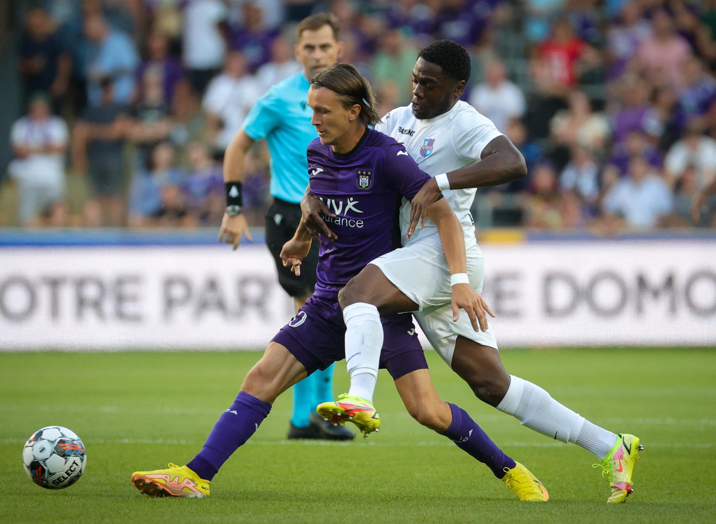 Foot : l'international suédois Olsson rentre chez lui 6 mois après sa maladie cérébrale