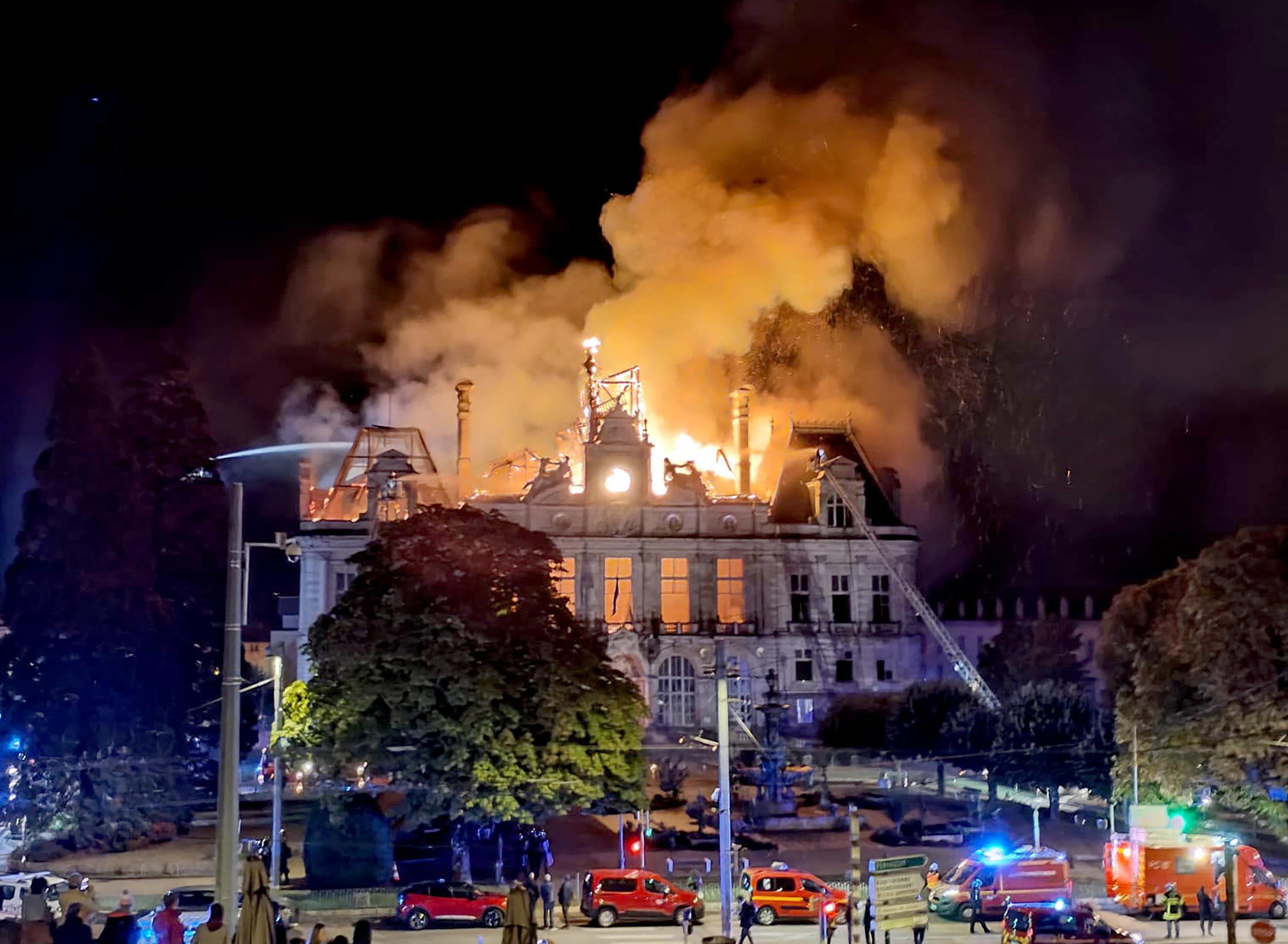 Membre de l’ultragauche, fiché S, parents militants… Ce que l’on sait de Hodei C.D., le principal suspect de l’incendie de la mairie de Limoges
