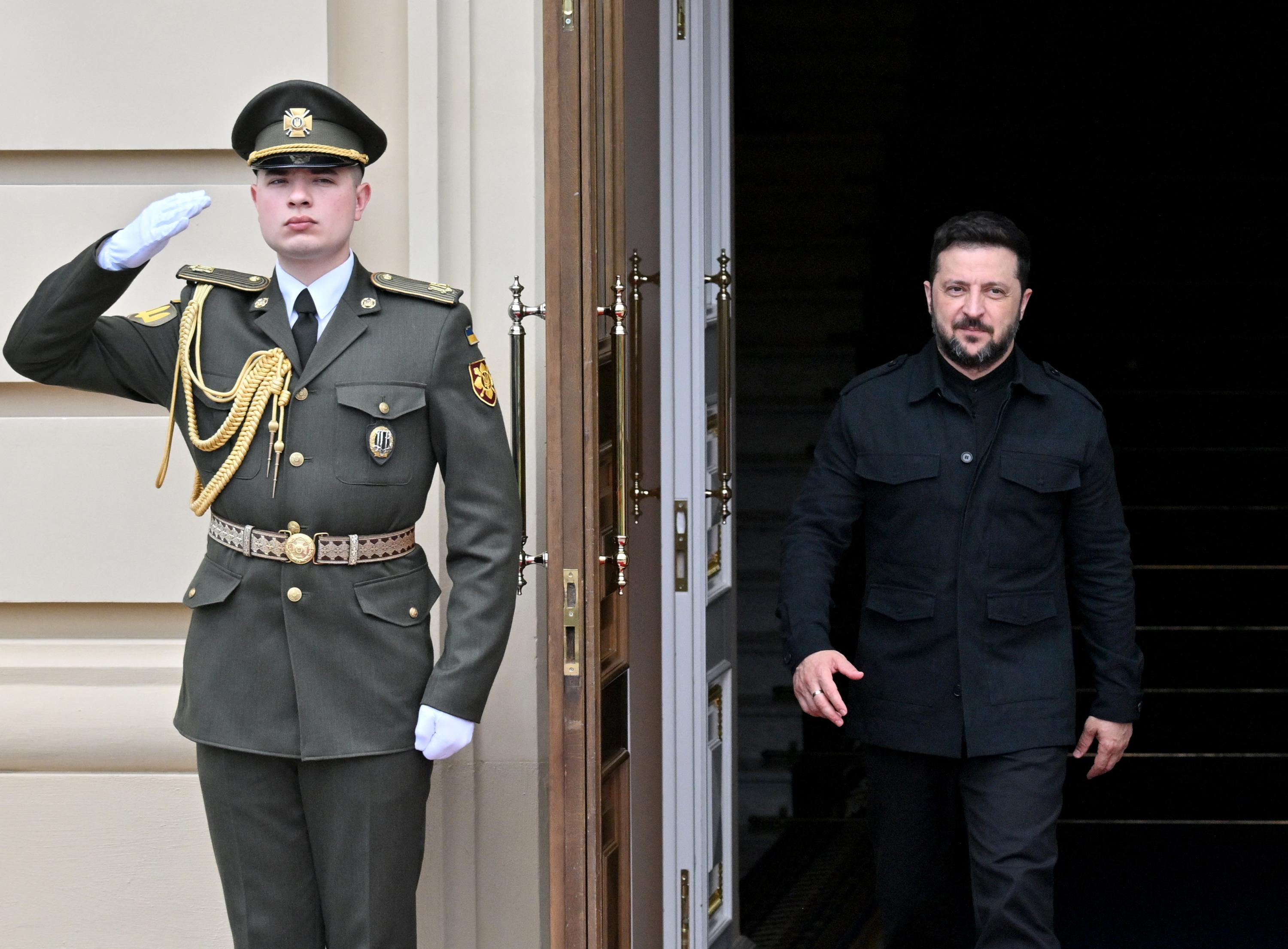 Zelensky signe un décret en vue d'un retrait de l'Ukraine de la convention sur l'interdiction des mines antipersonnel