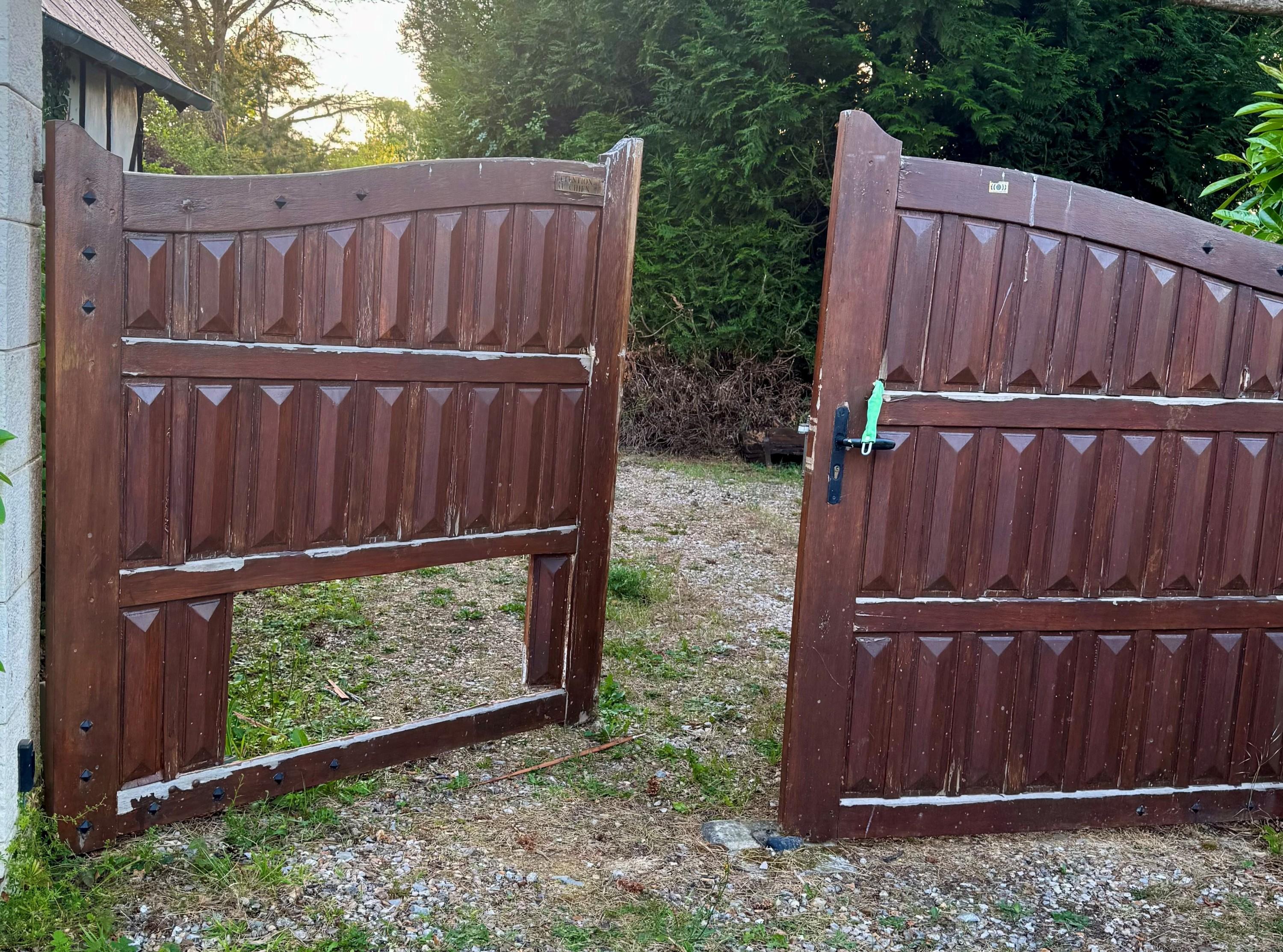 Le portail de Marie a été découpé par des voleurs.