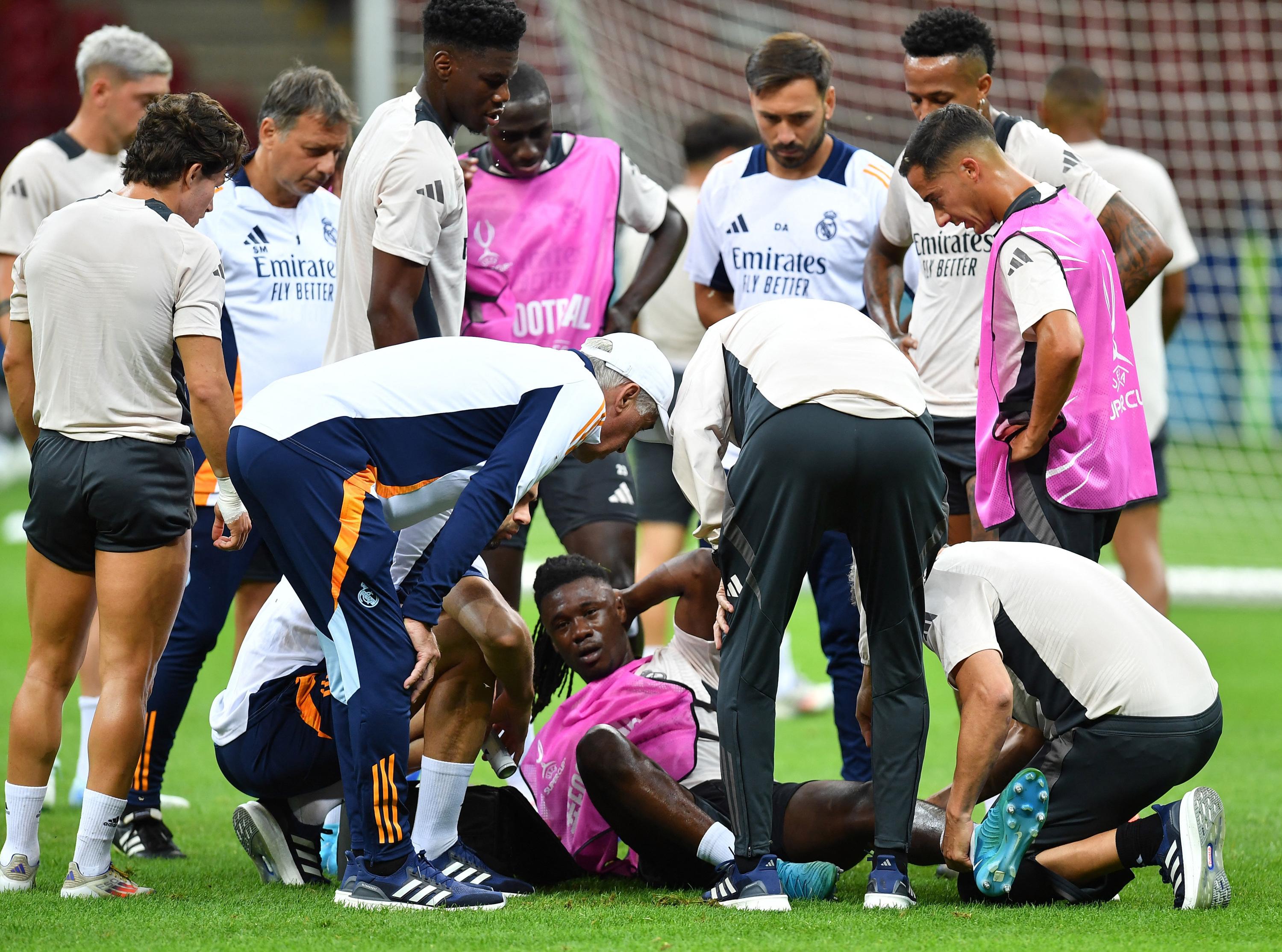 Real Madrid : Camavinga touché au genou à l’entraînement à la veille de la Supercoupe d’Europe