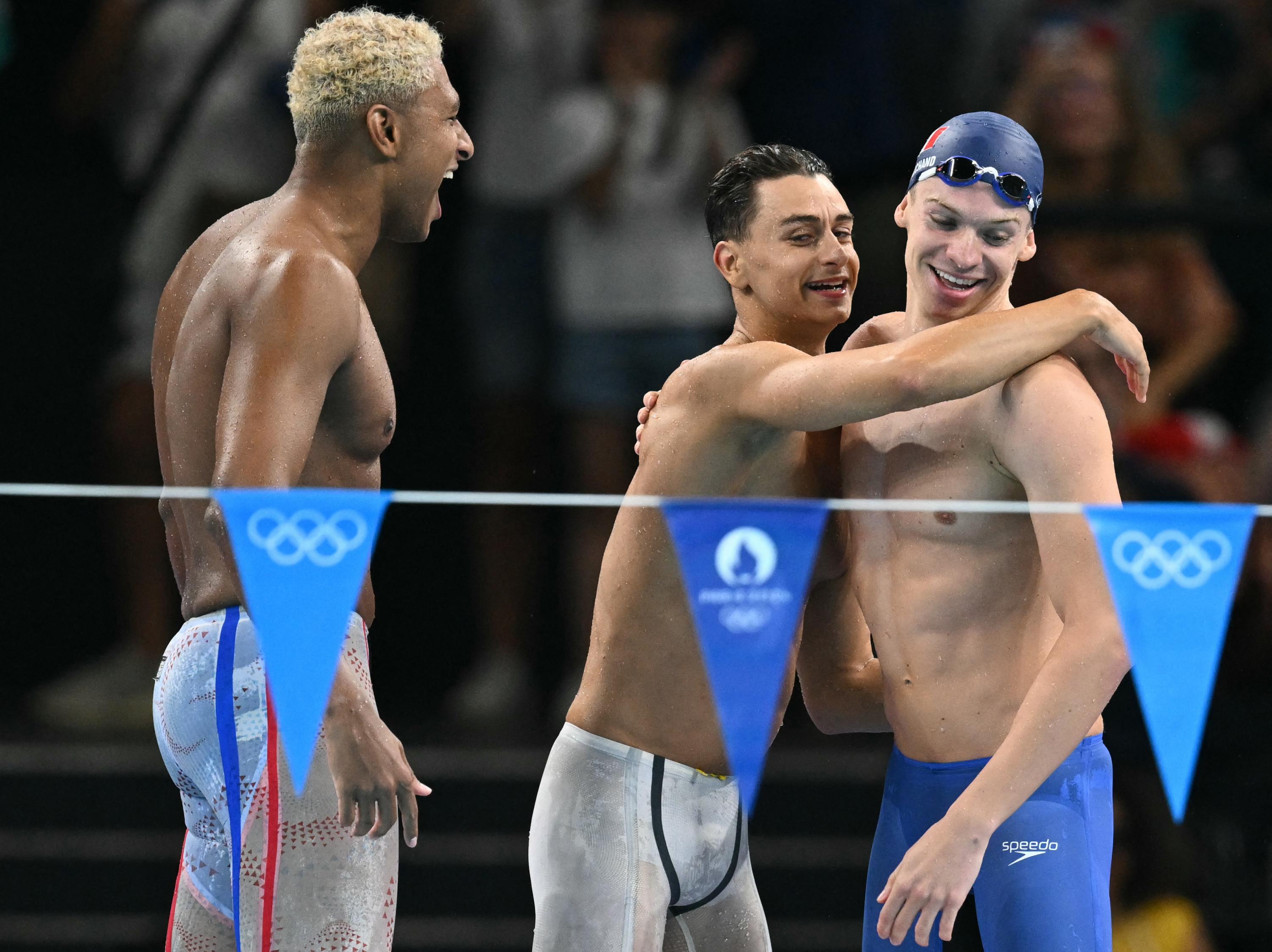 JO Paris 2024 : les médailles de bronze des nageurs Clément Secchi et Yohann Ndoye Brouard (déjà) abîmées