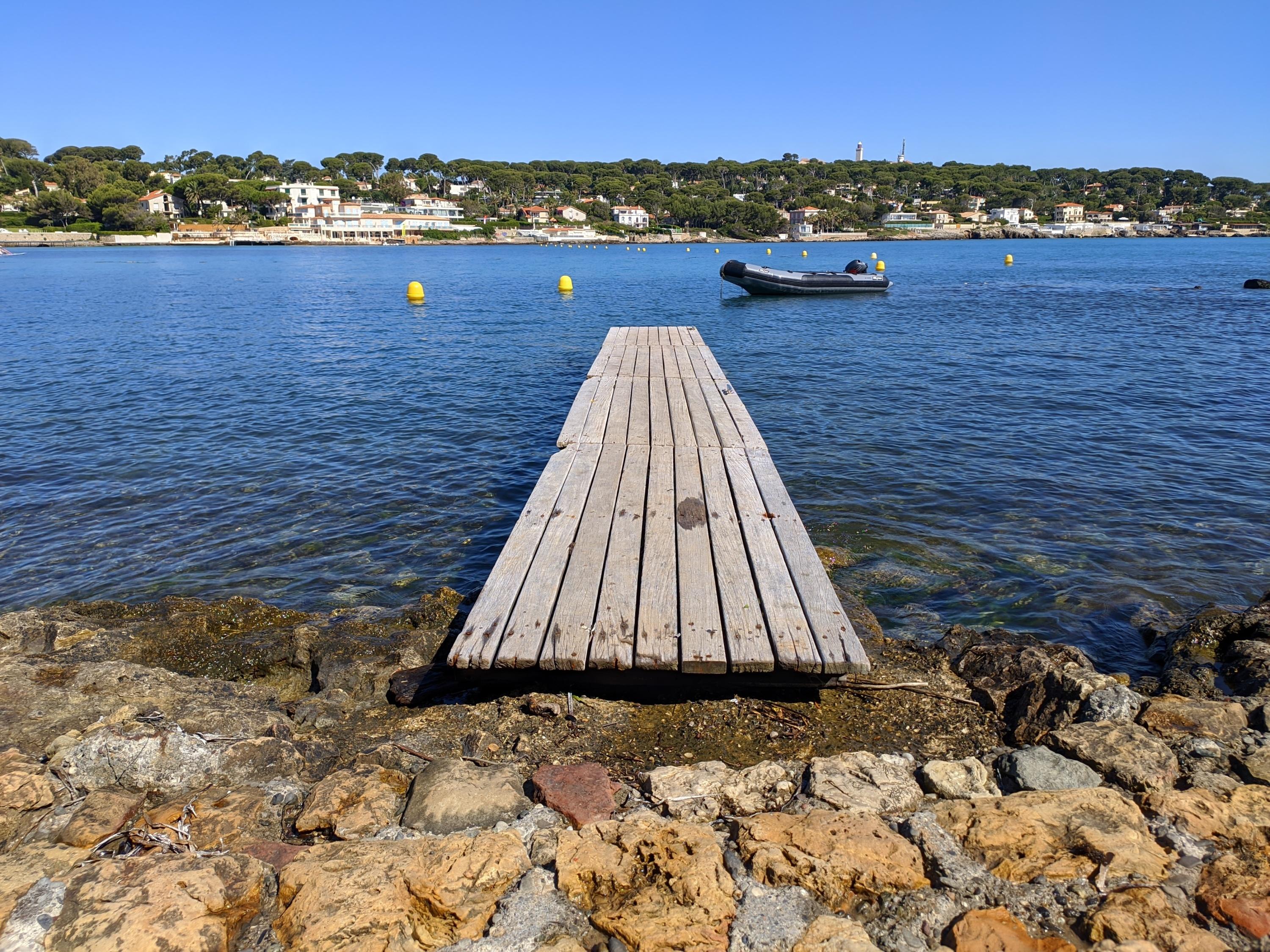 Après les intempéries, la baignade temporairement interdite sur les plages d’Antibes