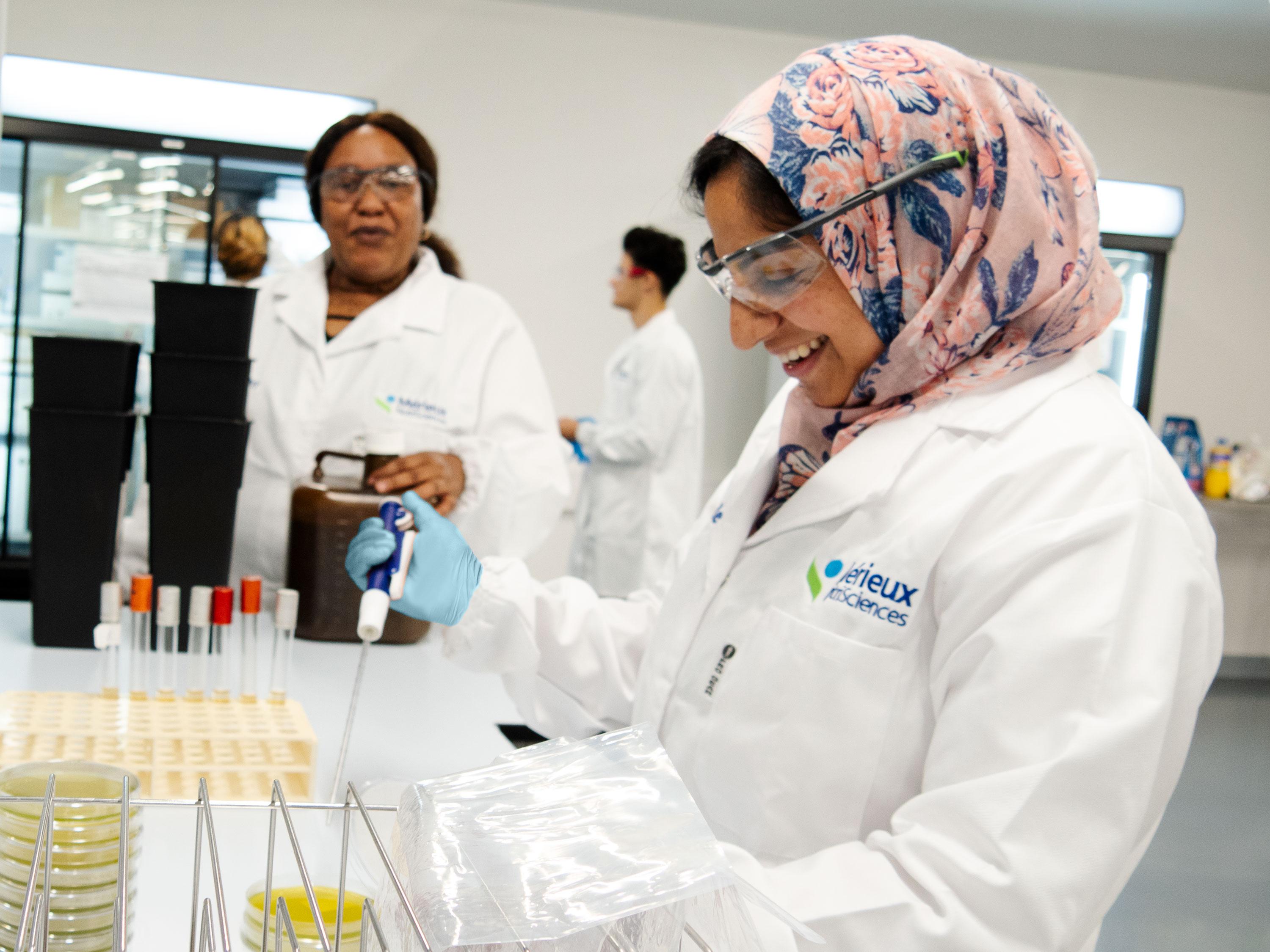 « Les industriels français sont particulièrement précautionneux » : dans les coulisses de Biomérieux NutriSciences, géant des tests alimentaires