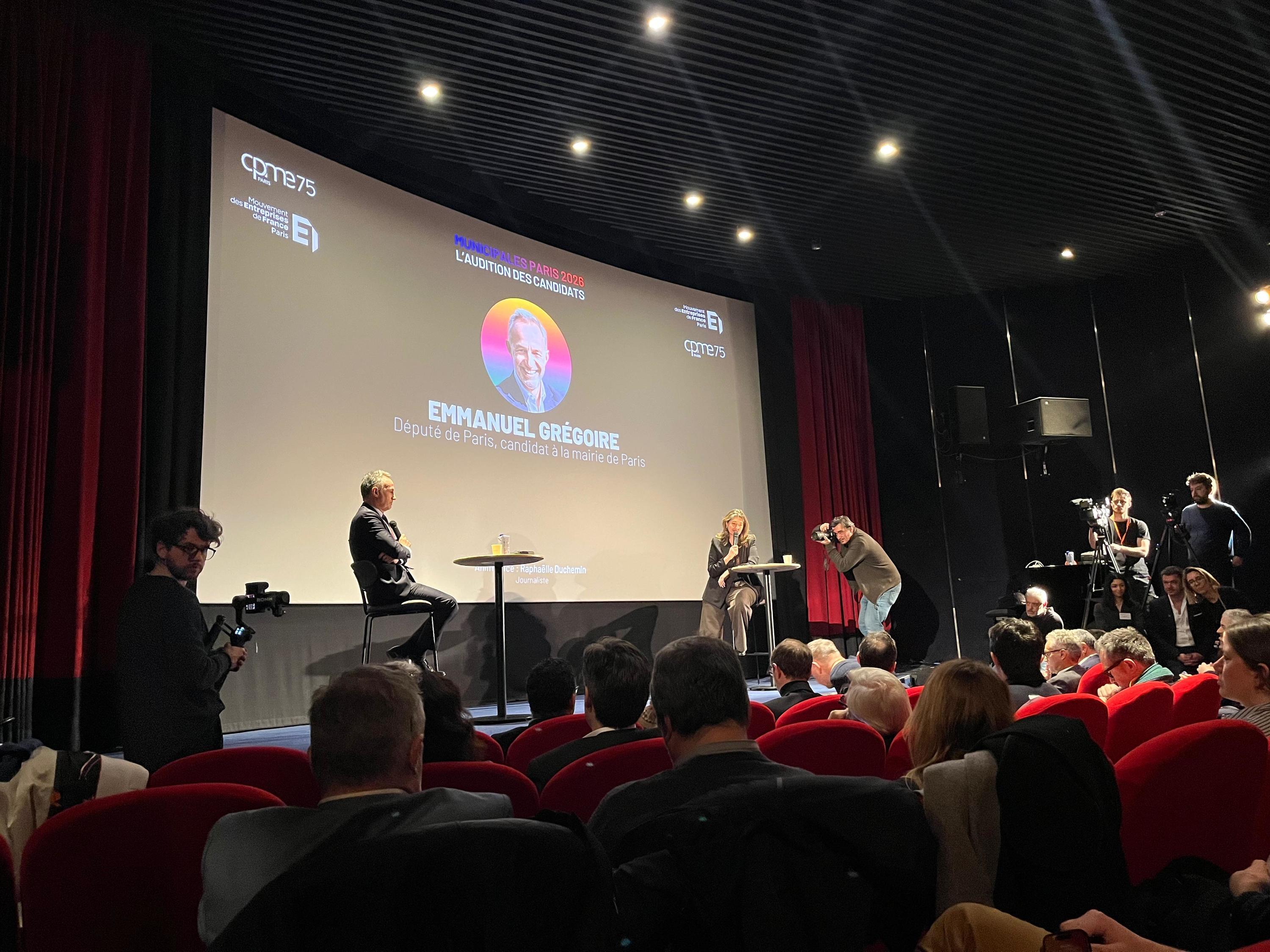 Municipales 2026 : face au patronat local, les candidats à la mairie de Paris dégainent leurs meilleurs atouts