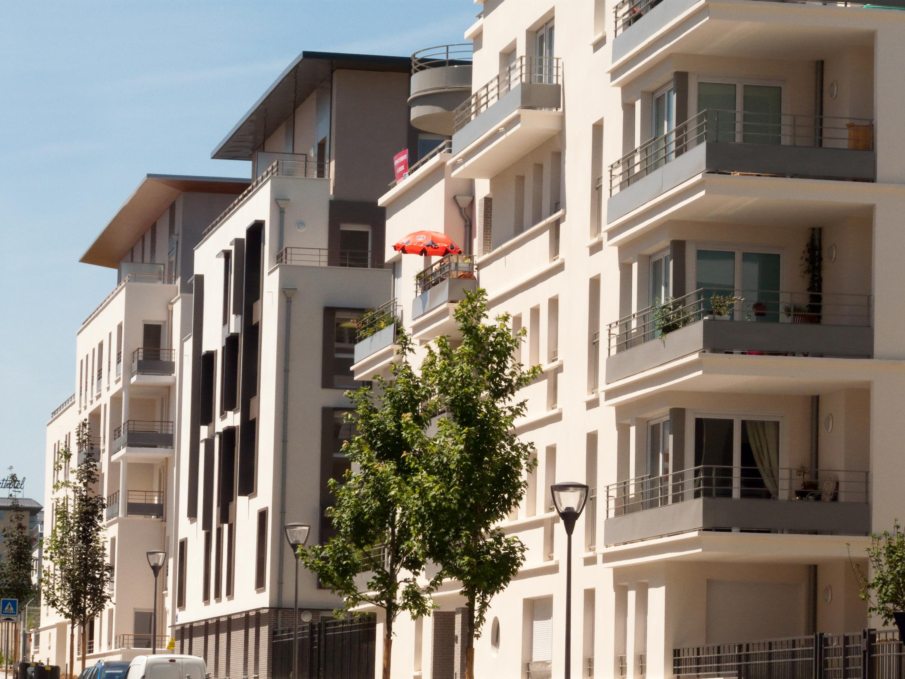 Éléments préfabriqués, jumeaux numériques : ces nouvelles méthodes qui permettent de construire moins cher des logements