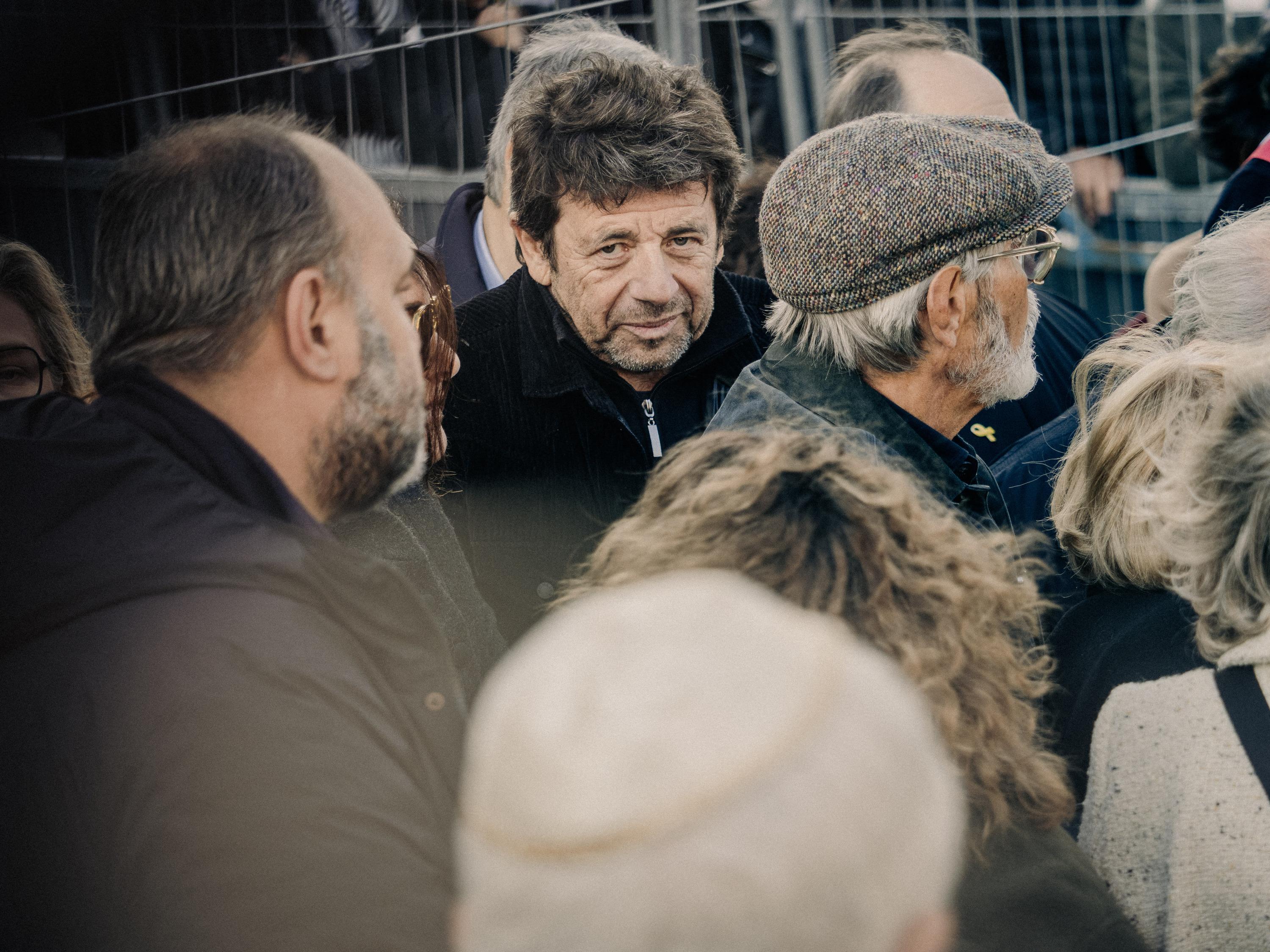 «Que Patrick Bruel prenne conscience de ce qu’il a fait»: de Nanterre à Bruxelles, les plaintes pour violences sexuelles se multiplient contre le chanteur