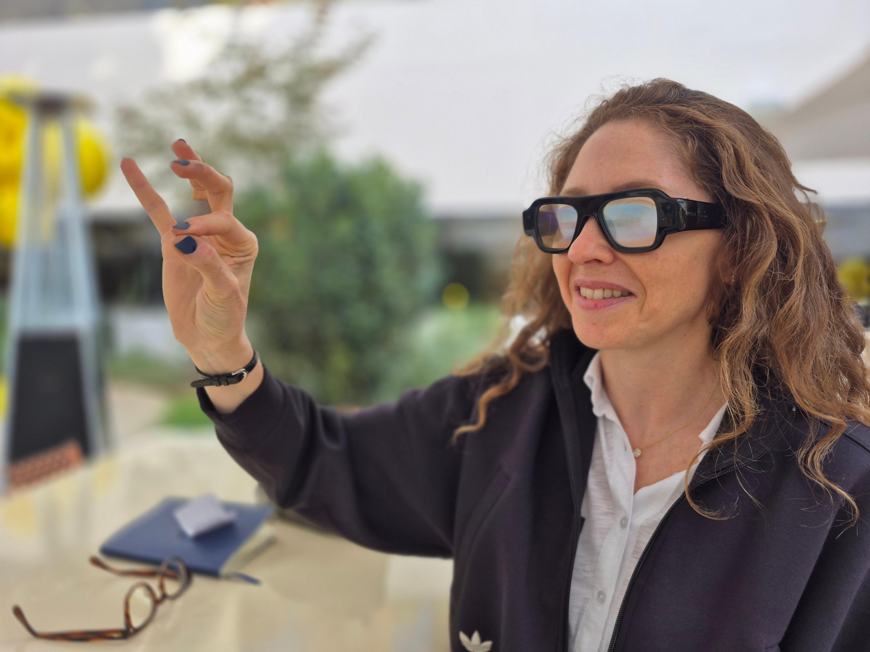 Le Figaro a testé en avant-première les «Specs» de Snap, ses lunettes connectées de réalité augmentée