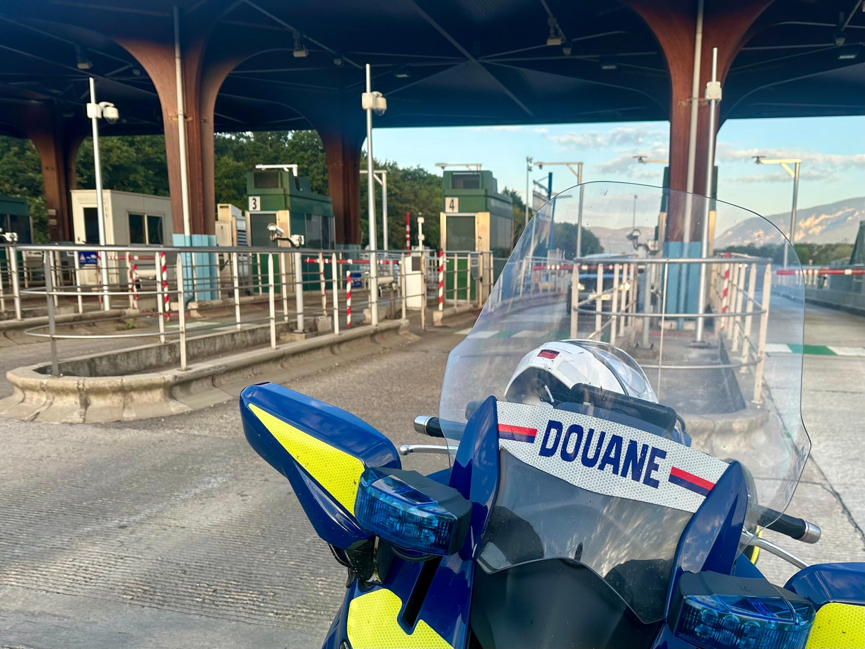 Var : qu’est-il arrivé à Larissa, une mannequin brésilienne dont le corps a été retrouvé dans une voiture sur une aire d’autoroute ?