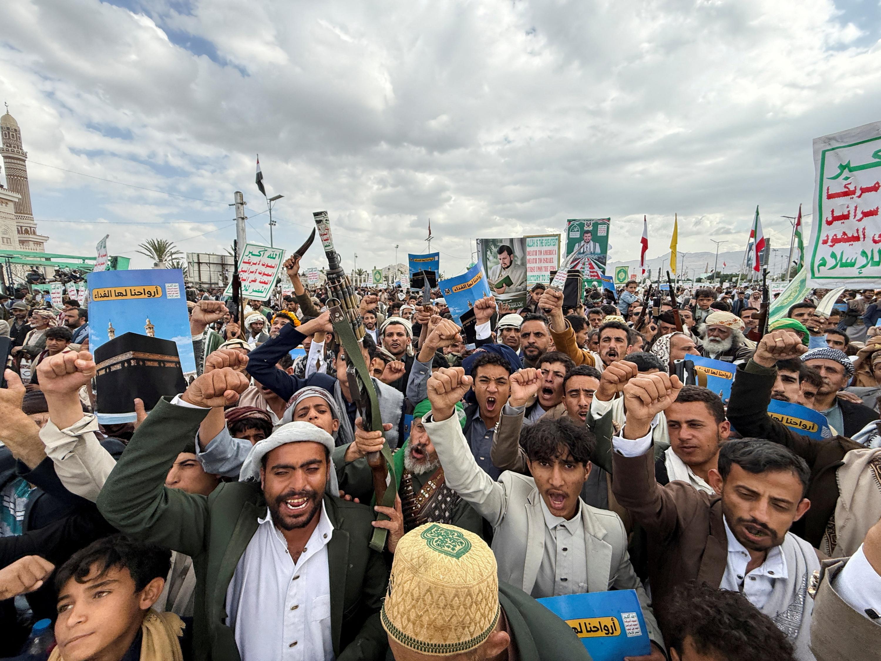 Plus de 90 frappes saoudiennes sur le Yémen dont la capitale Sanaa en 24 heures, selon les houthistes