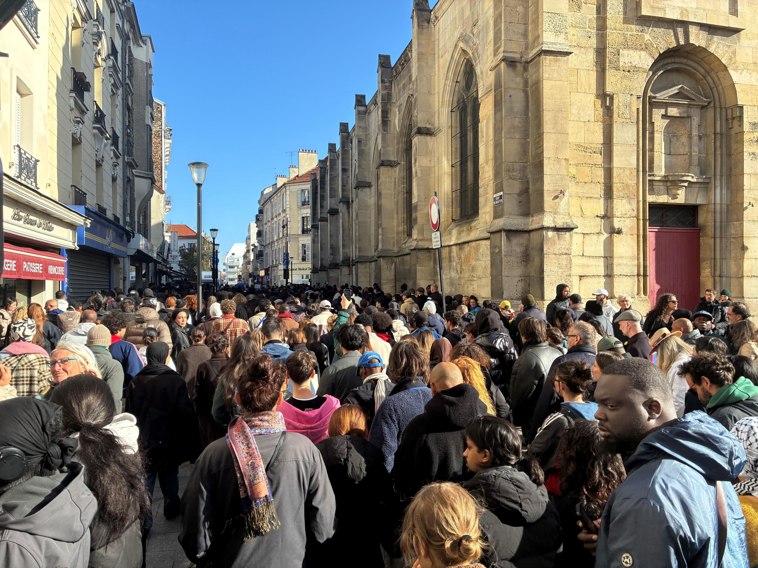«Il est mort parce qu’il est noir, c’est tout» : à la marche en mémoire de Pengo Bossio Wangi, tué par Kévin T. à Trappes