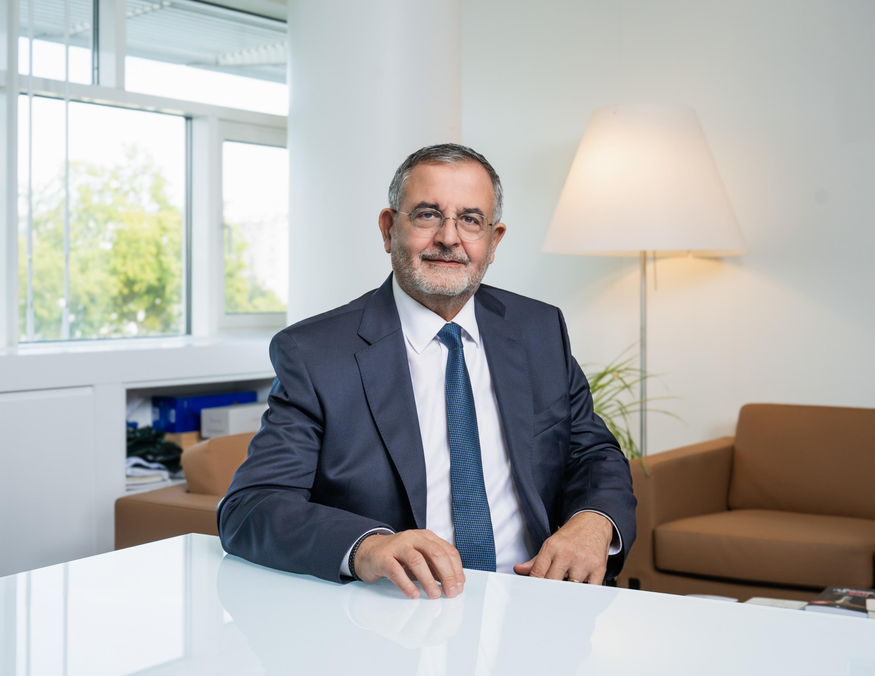«Nous bousculons l’hégémonie de certains médias et ils ne l’acceptent pas»: le patron de CNews répond aux polémiques