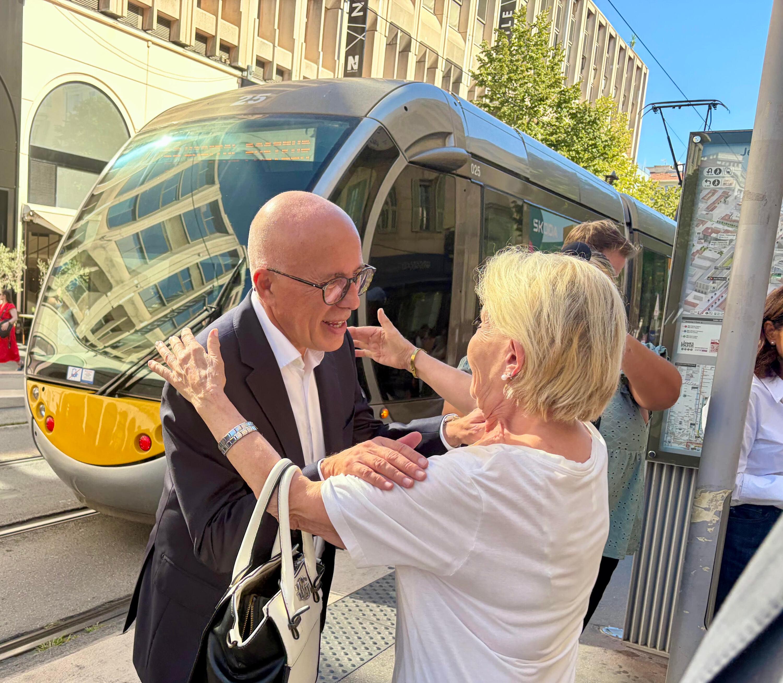 « Ça fait du bien à mes petits sous » : à Nice, la gratuité des transports en commun pour les plus de 65 ans fait le bonheur des séniors