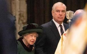 Elizabeth II au bras du prince Andrew : un geste fort qui aurait «consterné» les princes Charles et William