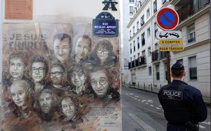Macron rend hommage aux victimes de l'attentat contre Charlie Hebdo et de l'Hyper Cacher