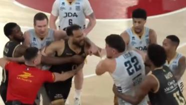 Basket : coup de poing, sang sur le visage... Une bagarre éclate en fin de match entre Monaco et Dijon (vidéo)