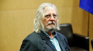 Covid-19 : le conseil de l'Ordre des médecins porte plainte contre les professeurs Perronne et Raoult