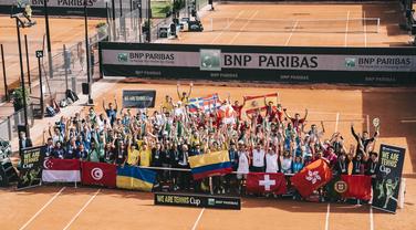 La « We are tennis Cup&nbsp;» permet aux salariés de BNP Paribas d'en découdre raquette à la main.