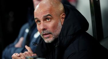 «Je me sens gêné et honteux quand je vois ça», Pep Guardiola s’excuse après son geste d’humeur contre un caméraman