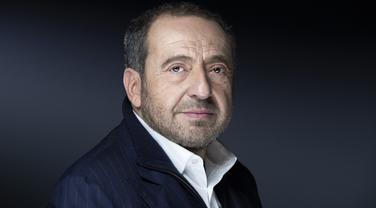 «Il n’y a que de beaux domaines qui participent» : Patrick Timsit au cœur d’une soirée de bienfaisance contre le cancer