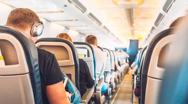 Bagage cabine, retards, choix du siège : ce que le vote européen va vraiment changer pour les voyageurs en avion