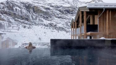 À Zermatt, situé sur les pentes suisses de la Sunegga avec un emplacement qui domine la ville, le Cervo Mountain Resort est un boutique hôtel comme on les aime.