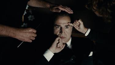 Cristobal Balenciaga, un héros très discret sur Disney +