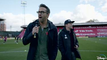 «Bienvenue à Wrexham» : pourquoi faut-il regarder la série-documentaire de Disney+ avec Ryan Reynolds