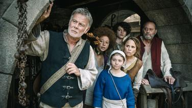 Loups-garous (Netflix) : faut-il regarder l’adaptation du jeu de société avec Franck Dubosc ?