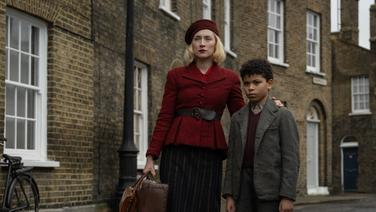 Blitz sur Apple TV + : un gamin sous les bombes nazies, le mélo inattendu de Steve McQueen