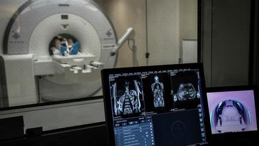 Scanner, IRM, radiographie : dans quels cas ces examens doivent-ils être utilisés ?