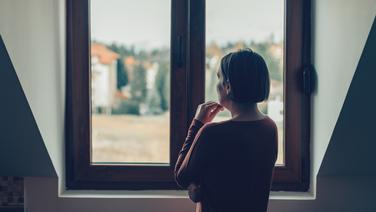 «Nous avions les moyens et pourtant…» : des urgences à l’Ehpad, les derniers mois d’une femme âgée racontés par sa fille