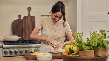 «With Love, Meghan» : Netflix renouvelle l’émission de Meghan Markle en dépit des critiques