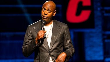 «Préserver la liberté d’expression»: Netflix ne lâchera pas l’humoriste Dave Chappelle, accusé de transphobie