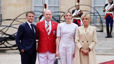 Emmanuel et Brigitte Macron avec Albert et Charlene de Monaco à l’Élysée en mai 2024.