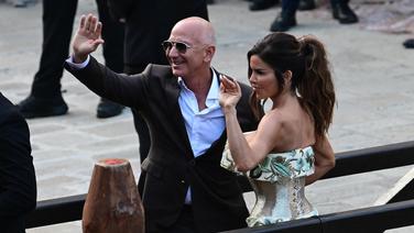 Jeff Bezos et Lauren Sánchez à Venise, le 26 juin 2025.
