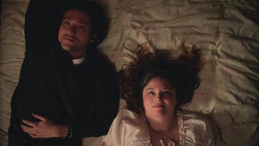 Too much sur Netflix : la lettre d’amour de Lena Dunham à l’Angleterre