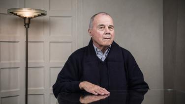 Vingt ans après les émeutes de 2005, Pierre Brochand (ex-DGSE) alerte sur le risque de guerre civile