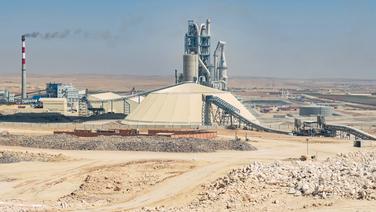 Accusé d’avoir financé l’État islamique en Syrie, Lafarge a-t-il aidé le renseignement français ?